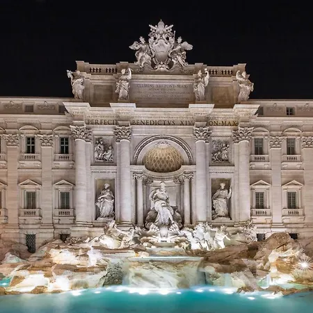 Palace Fontana Di Trevi Rome
